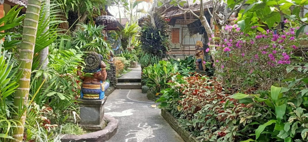 Family Guest House Убуд Екстериор снимка